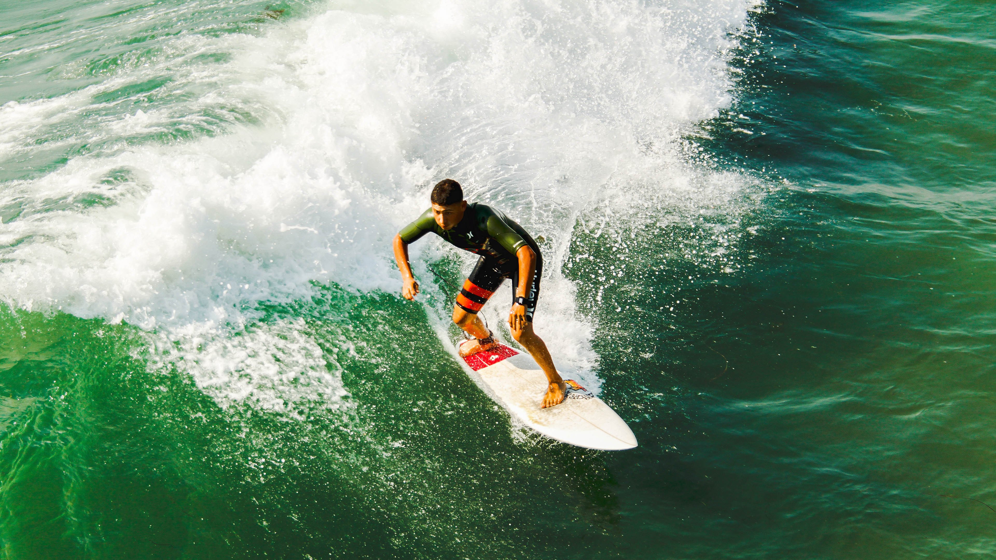 北京鸭后卫线发力带动整体进攻节奏,北京鸭队